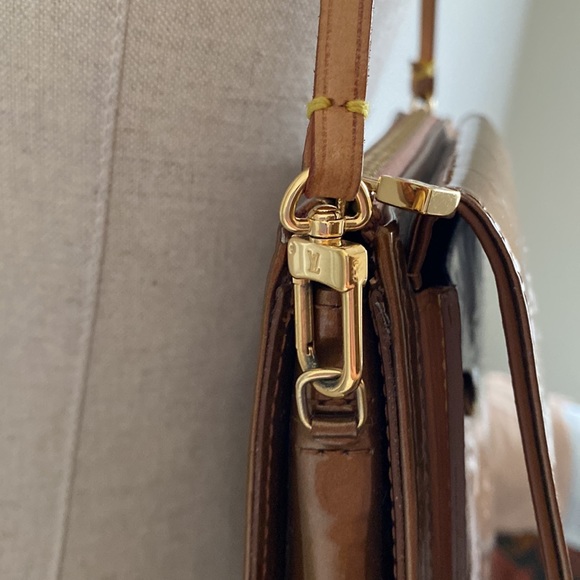 Louis Vuitton Monogram Vernis Mott Bag - Picture 8 of 9